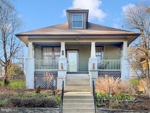 Building Photo - 2400 Valley Way