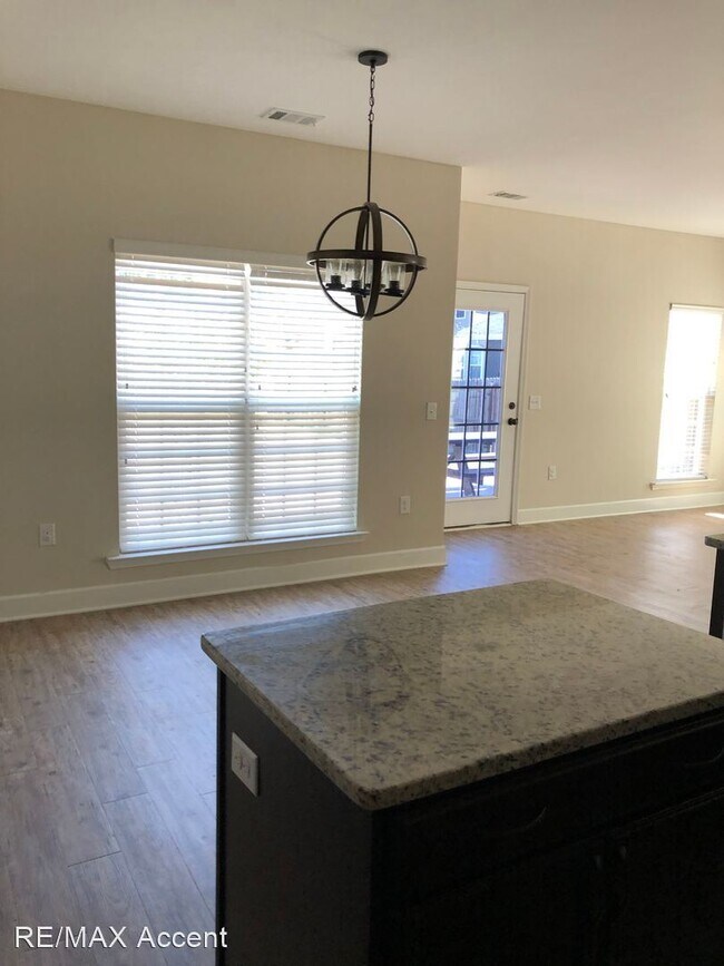 Foto del edificio - 4 br, 2.5 bath House - 221 Calm Oak Circle
