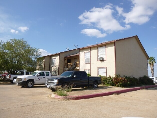 Sandia Apartments Dilley Tx Primary Photo Sandia Apartments