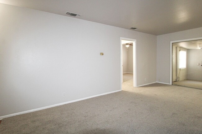 Building Photo - 1031 Fabulous Dr