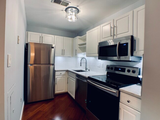 Foto del edificio - 730 11th St NE