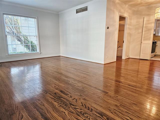 Foto del edificio - 6904 Westchester Dr