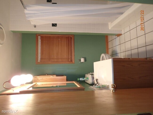 Building Photo - 3 br, 3 bath House - 903 Melrose Ave