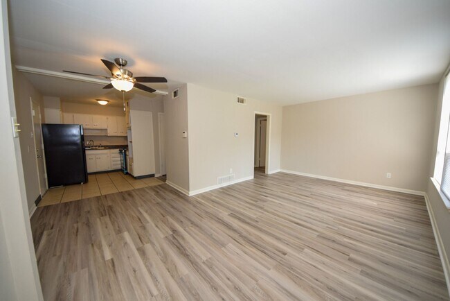 Foto del edificio - Midtown 2 bed, 1 bath near Overton Park.