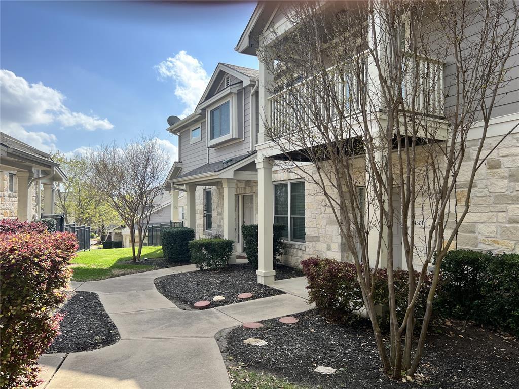 Foto principal - 1900 Scofield Ridge Pkwy