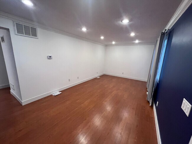 Foto del edificio - 3 Bedroom House!