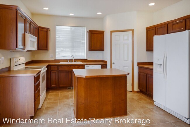 Building Photo - 4 br, 2.5 bath House - 8519 16th St NE