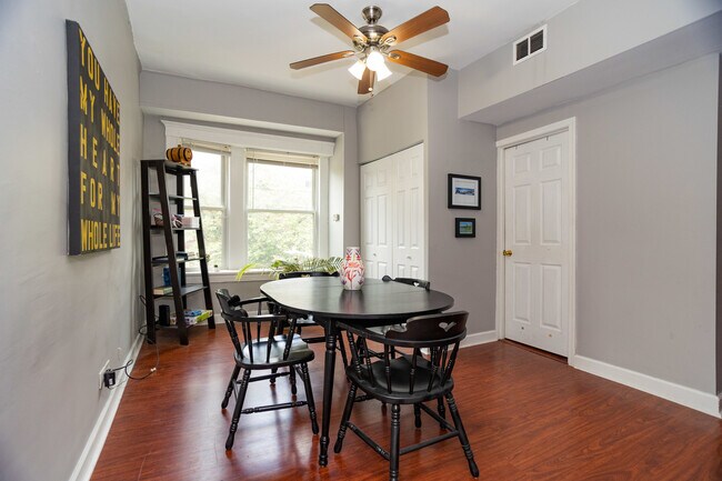 Foto del edificio - 2237 N Kedzie Blvd