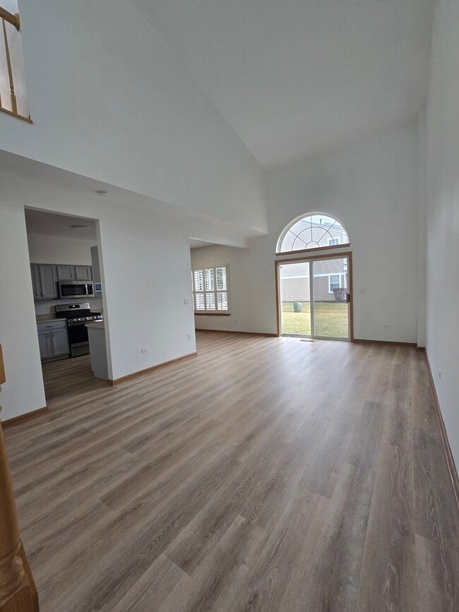 Building Photo - 4135 Oak Tree Ln