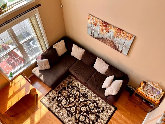 Building Photo - 65 Demarest Dr