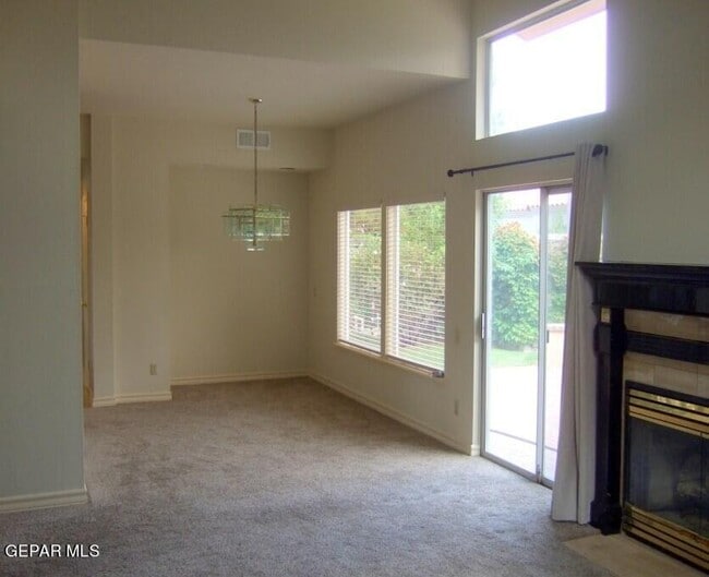 Foto del edificio - 4579 Weeping Willow Dr
