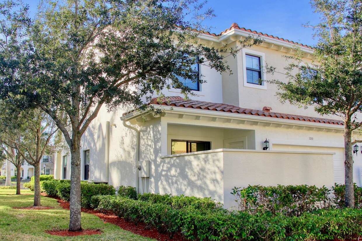 Primary Photo - 3200 NW 125Way 7002 Sunrise Fl 33323