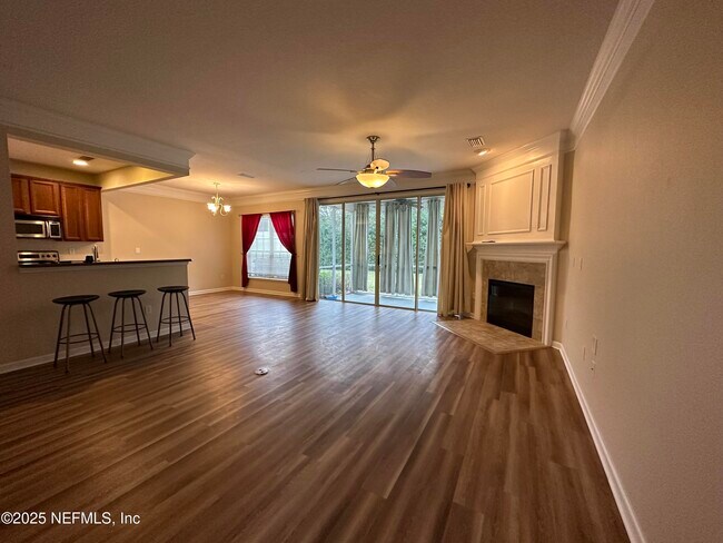 Foto del edificio - 11197 Castlemain Cir W