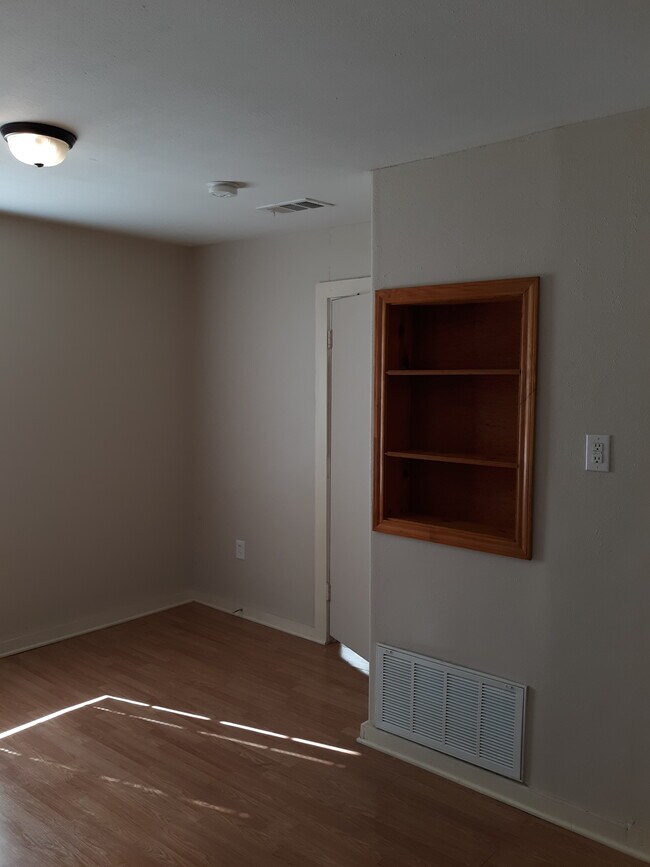 Building Photo - 509 Wolf St