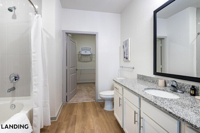 Foto del edificio - 12020 Brush Hl Rd