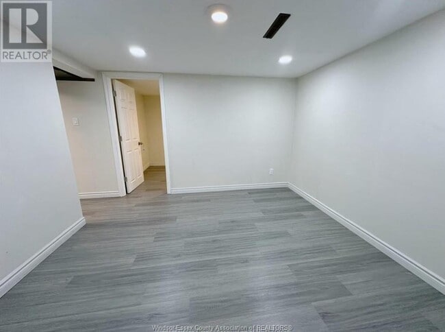 Building Photo - 3240 Askin Ave