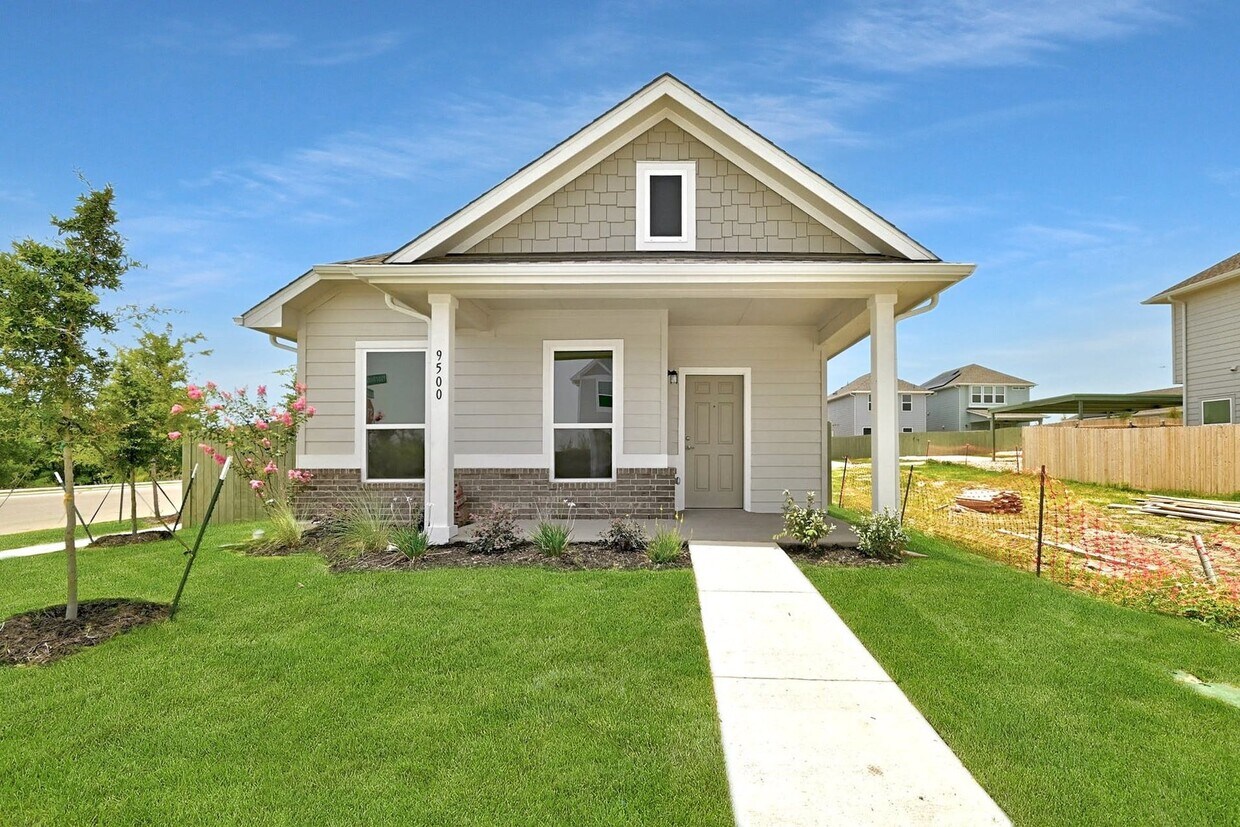 Foto principal - 9500 Morning Iris Dr