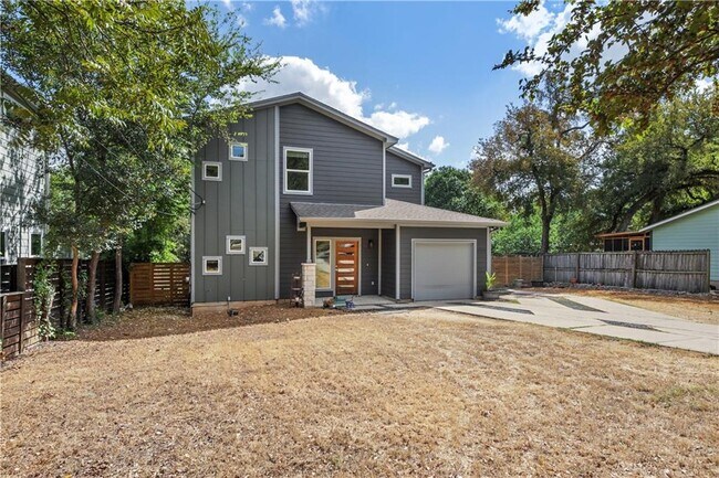 Building Photo - 1121 Lott Ave