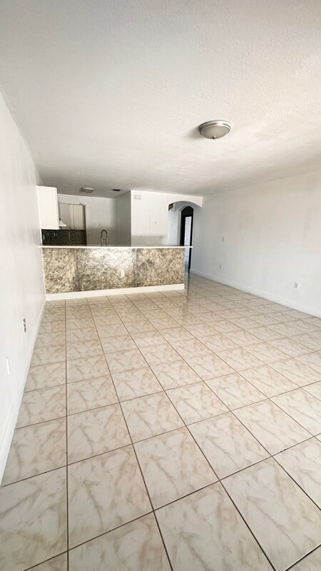 Foto del edificio - 2823 NW 106th St