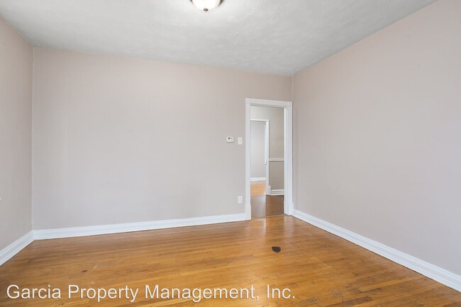 Foto del edificio - 4957 Chippewa St