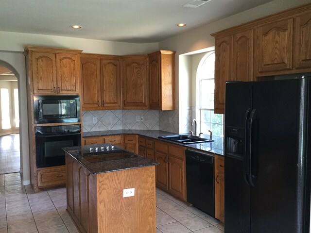 Foto del edificio - 1801 Bur Oak Dr
