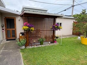 Building Photo - 17676 57A Av