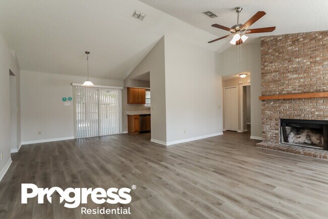 Building Photo - 4925 Irish Moss Dr S