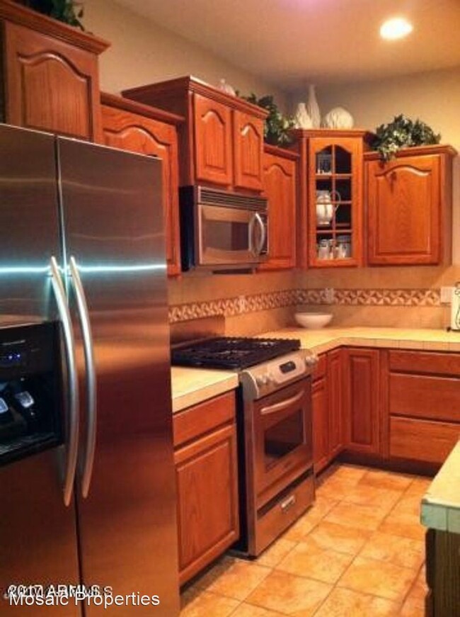 Building Photo - 5 br, 2.5 bath House - 2910 W Silver Fox Way