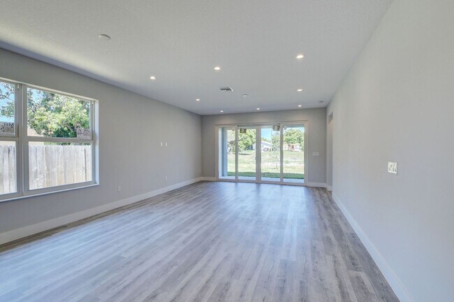 Building Photo - Single Family Home in Delray Beach