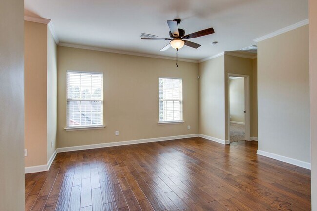 Foto del edificio - Fantastic brick home located just minutes ...
