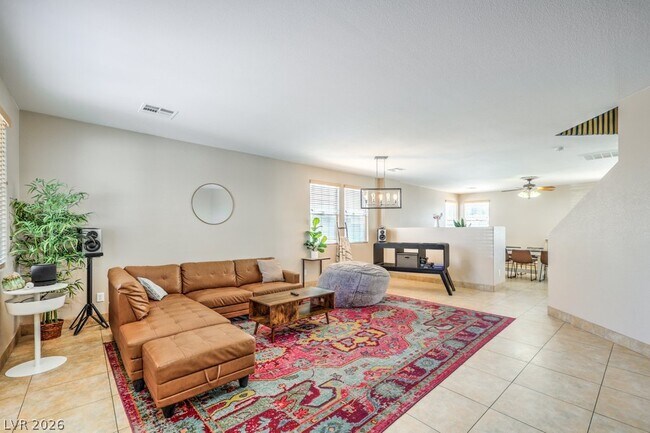 Foto del edificio - 5663 Artesia Lake Ct