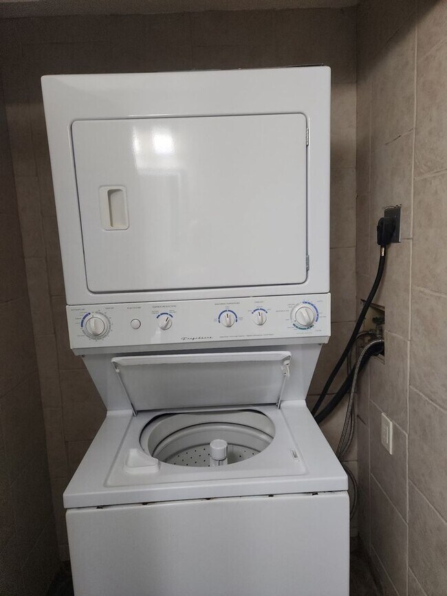 Foto del edificio - 1603 Broadway St