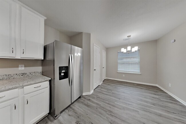 Building Photo - 3701 Oak Crossing Dr