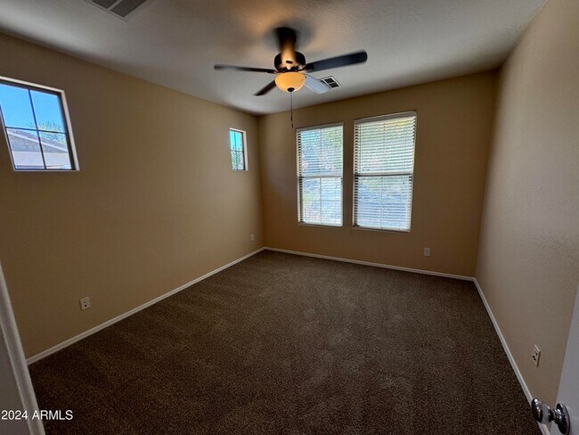 Foto del edificio - 13255 N 153rd Ln