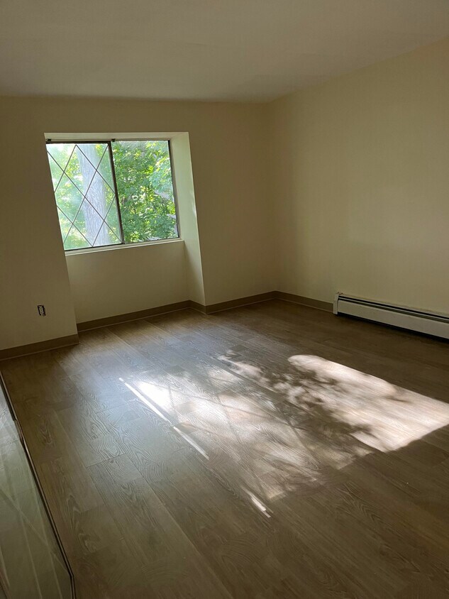 Building Photo - 15 Silvestri Cir