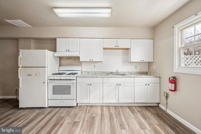 Foto del edificio - 338 Ridgeway St