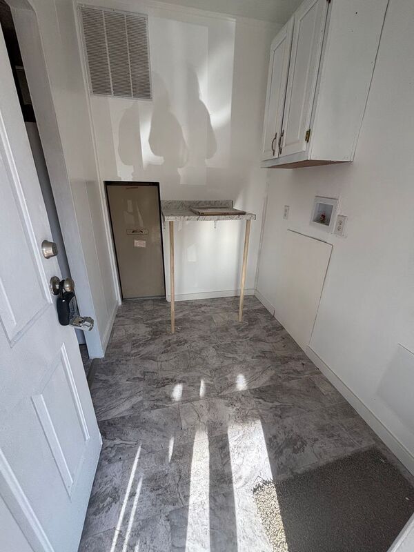 Photo - 301 Archie St House