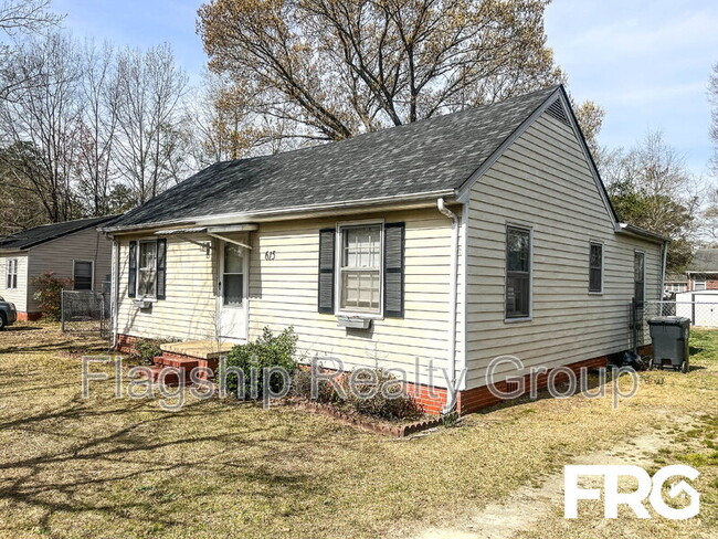 Building Photo - 615 S Best St