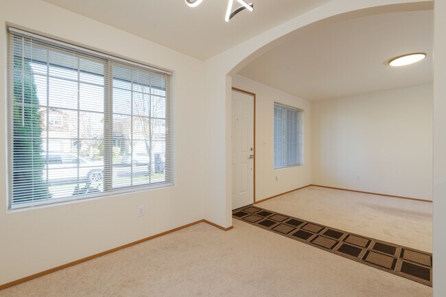 Foto del edificio - 2732 Hidden Springs Loop SE