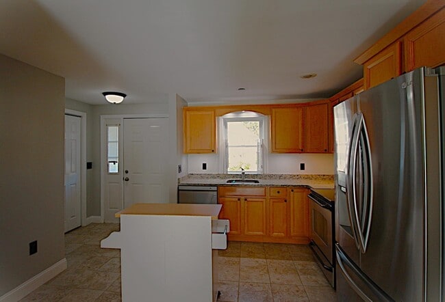 Building Photo - 70 Modena Dr