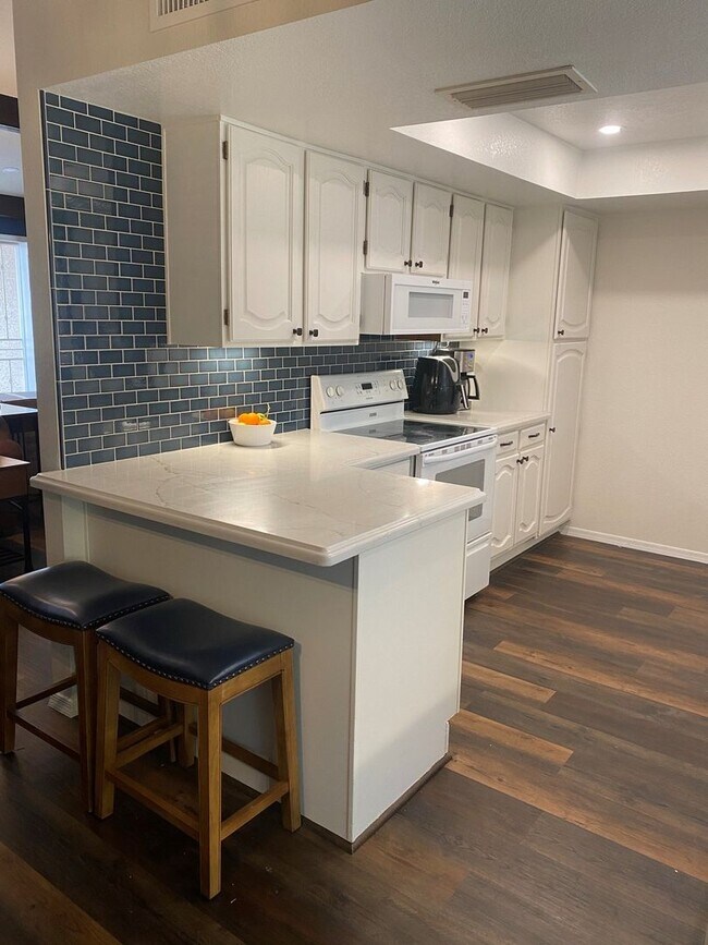 Building Photo - High end, professionally decorated, single...