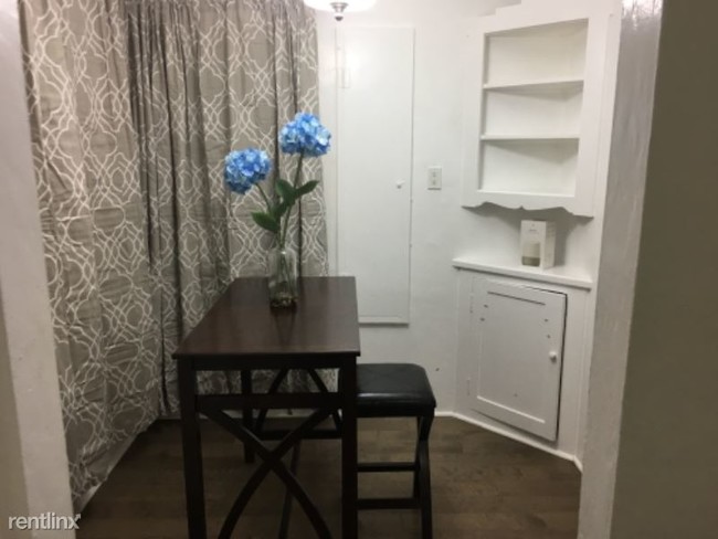 Building Photo - 1 br, 1 bath House - 5422 Gifford Avenue