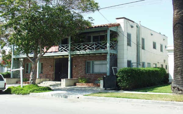 Building Photo - 1809 E 2nd St
