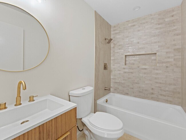 Foto del edificio - Fully Renovated 3-Bedroom Home with Designer Kitchen, Large Deck & Central Air in Pennsauken