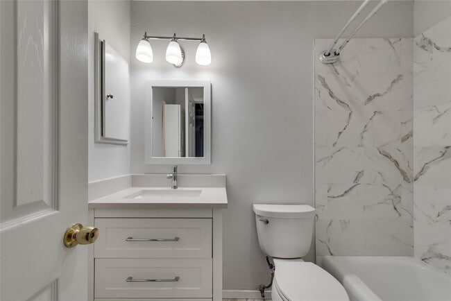 Photo - 2627 Douglas Ave Townhome