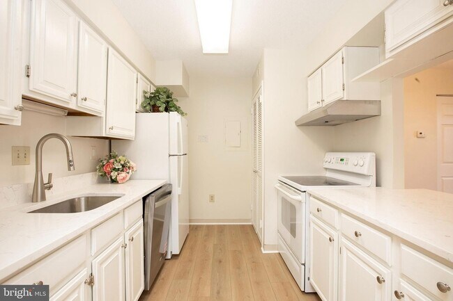 Foto del edificio - 1808 Old Meadow Rd