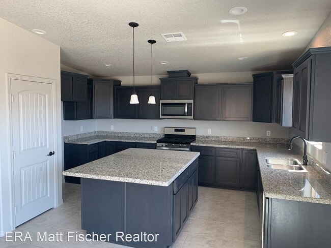 Building Photo - 3 br, 2 bath House - 11649 E. 33rd Pl.
