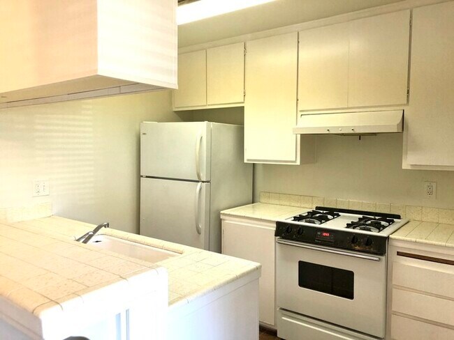 Building Photo - 255 Sharp Cir