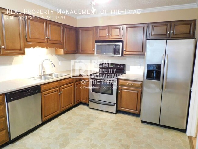 Foto del edificio - **MOVE IN SPECIAL!!** Lovely Oak Ridge Mea...