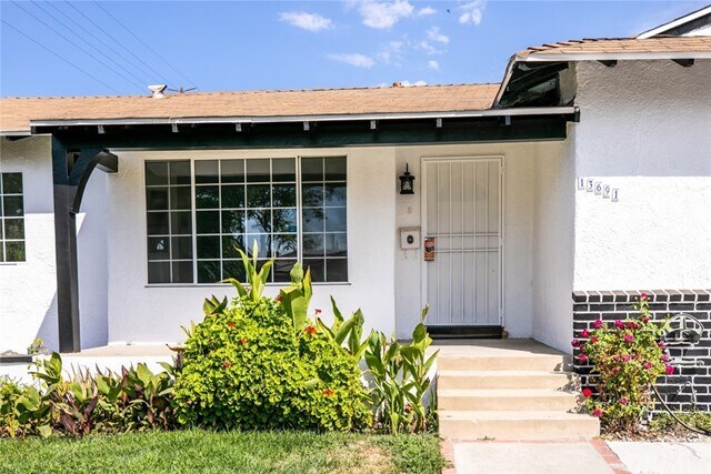 Foto del edificio - 13691 Kelowna St